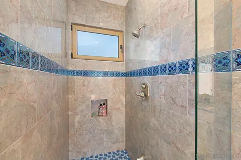 Bath - 5622 Taft Ave, La Jolla, CA 92037 photo 2 of 4