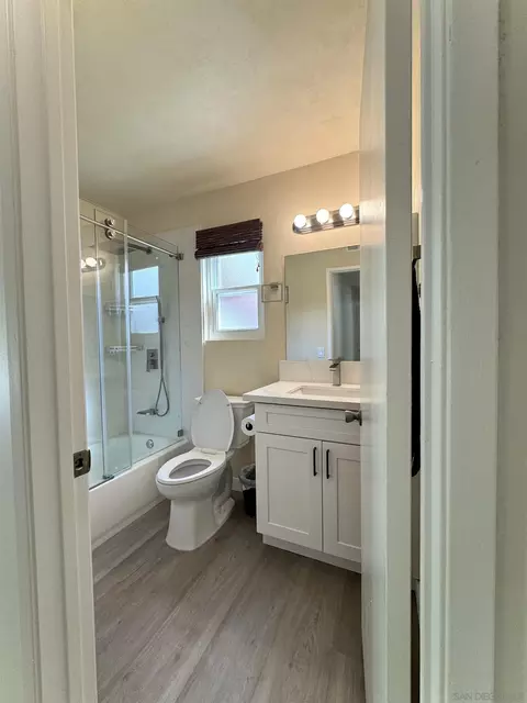 Bath - 3754 Cameo Dr, Oceanside, CA 92056 photo 5 of 7