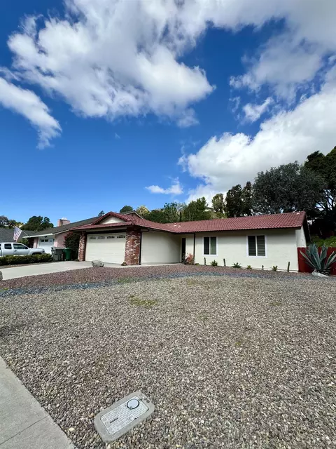 Exterior - 3754 Cameo Dr, Oceanside, CA 92056 photo 12 of 12