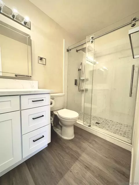 Bath - 3754 Cameo Dr, Oceanside, CA 92056 photo 3 of 7