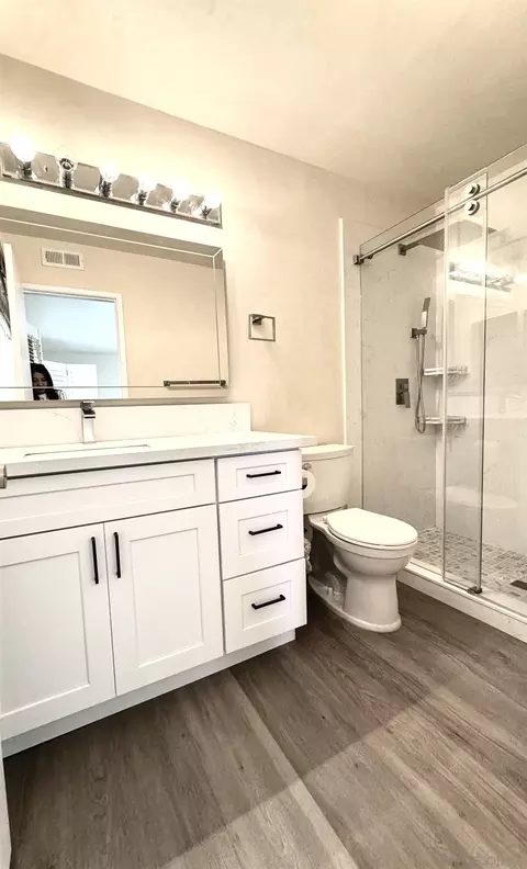 Bath - 3754 Cameo Dr, Oceanside, CA 92056 photo 1 of 7