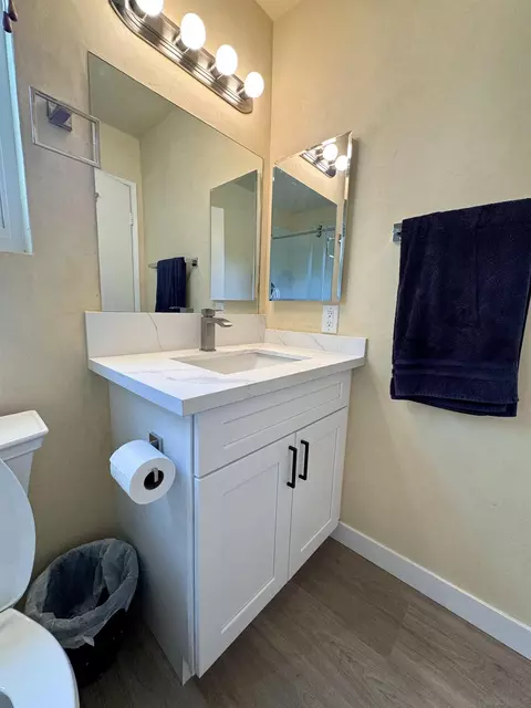 Bath - 3754 Cameo Dr, Oceanside, CA 92056 photo 7 of 7