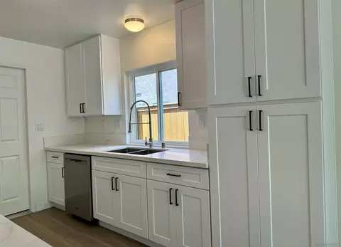 Kitchen - 3754 Cameo Dr, Oceanside, CA 92056 photo 2 of 3