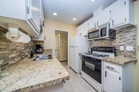 Kitchen - 2929 Fire Mountain Dr #26, Oceanside, CA 92054 photo 1 of 2