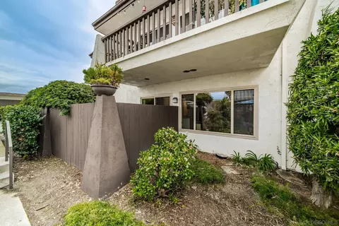 Exterior - 2929 Fire Mountain Dr #26, Oceanside, CA 92054 photo 2 of 8