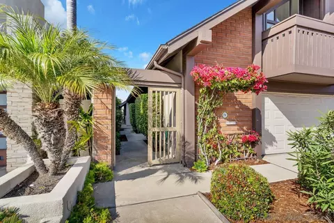 Exterior - 29 Green Turtle Rd, Coronado, CA 92118 photo 2 of 13