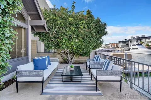Exterior - 29 Green Turtle Rd, Coronado, CA 92118 photo 8 of 13
