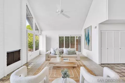 Living - 29 Green Turtle Rd, Coronado, CA 92118 photo 3 of 7