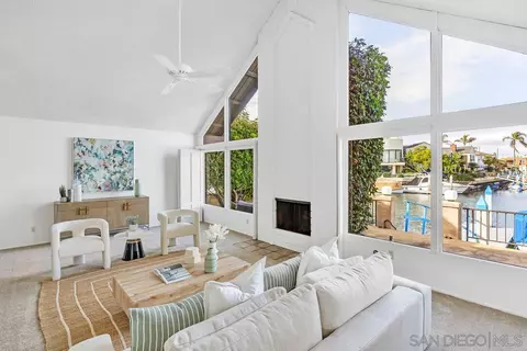 Living - 29 Green Turtle Rd, Coronado, CA 92118 photo 5 of 7
