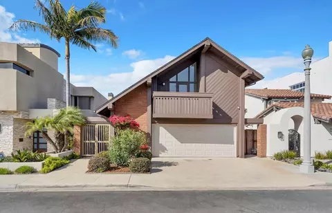 Exterior - 29 Green Turtle Rd, Coronado, CA 92118 photo 3 of 13
