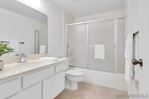 Bath - 29 Green Turtle Rd, Coronado, CA 92118 photo 4 of 4