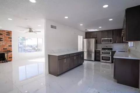 Kitchen - 1558 Soma Pl, El Cajon, CA 92021 photo 2 of 9
