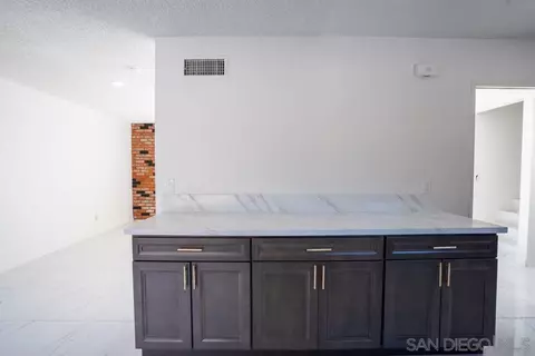 Kitchen - 1558 Soma Pl, El Cajon, CA 92021 photo 3 of 9