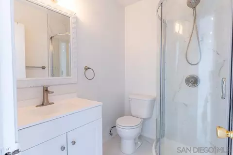 Bath - 1558 Soma Pl, El Cajon, CA 92021 photo 1 of 5