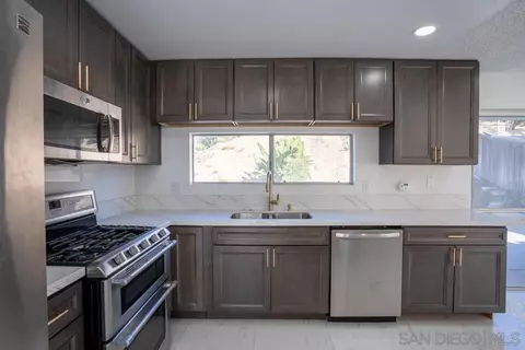 Kitchen - 1558 Soma Pl, El Cajon, CA 92021 photo 9 of 9