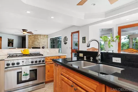 15121 Country Hill Rd, Poway, CA 92064 photo 11