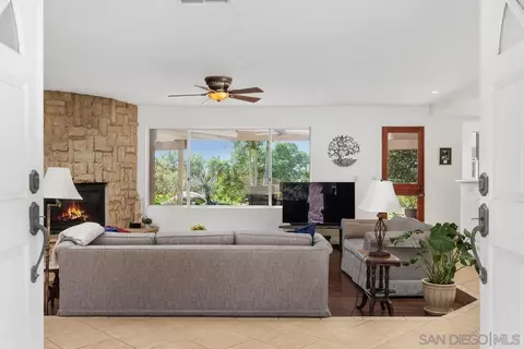 15121 Country Hill Rd, Poway, CA 92064 photo 4