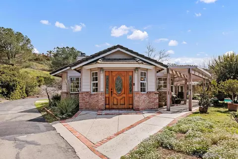 15121 Country Hill Rd, Poway, CA 92064 photo 2