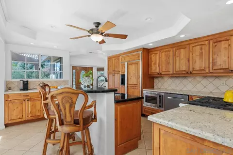 15121 Country Hill Rd, Poway, CA 92064 photo 9