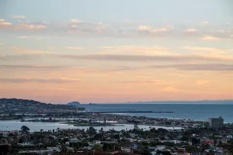 1677 12 Los Altos Rd, San Diego, CA 92109