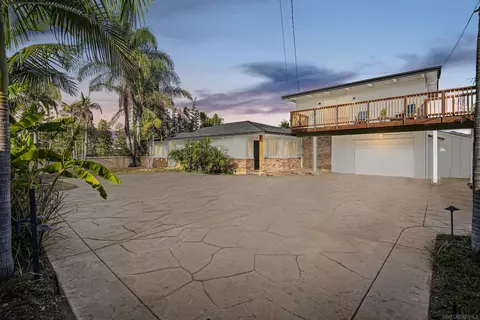 640 Lado De Loma Dr, Vista, CA 92083