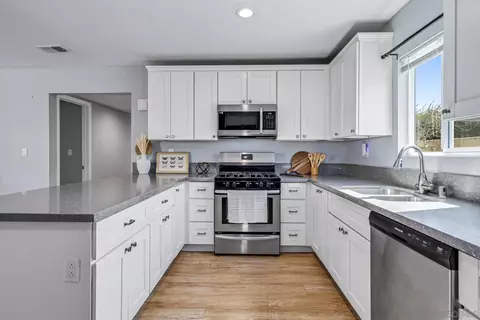 Kitchen - 485 Graves St, El Cajon, CA 92020 photo 2 of 3