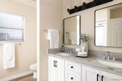 Bath - 7959 Pasadena Ave, La Mesa, CA 91941 photo 1 of 4