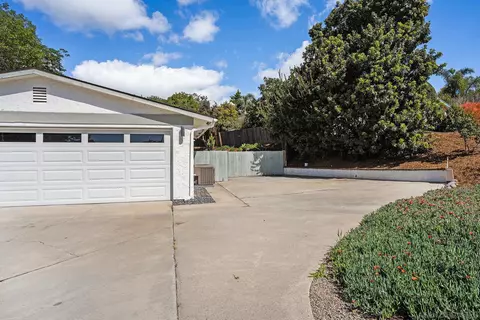Exterior - 1158 Eklund Ct, Vista, CA 92083 photo 11 of 15