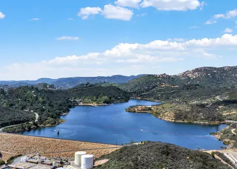 3099 Wohlford Dr, Escondido, CA 92027