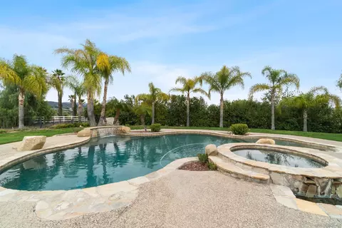 Exterior - 41335 Via Del Toronjo, Temecula, CA 92592 photo 11 of 14