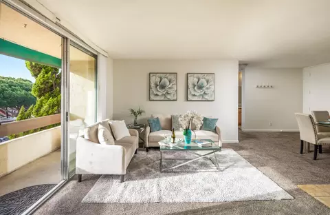 Living - 6455 La Jolla Blvd #203, La Jolla, CA 92037 photo 3 of 5