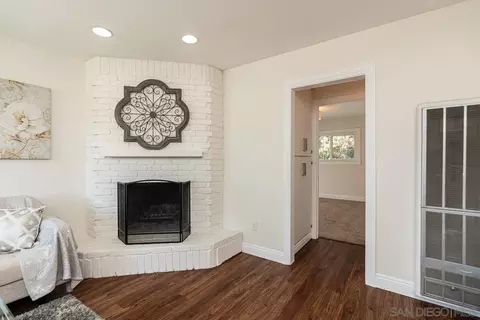 Living - 853 Banock St, Spring Valley, CA 91977 photo 2 of 5