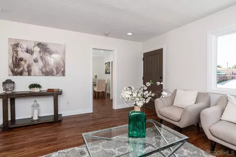Living - 853 Banock St, Spring Valley, CA 91977 photo 4 of 5