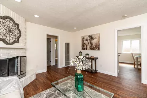 Living - 853 Banock St, Spring Valley, CA 91977 photo 5 of 5