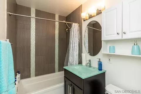 Bath - 853 Banock St, Spring Valley, CA 91977 photo 1 of 1