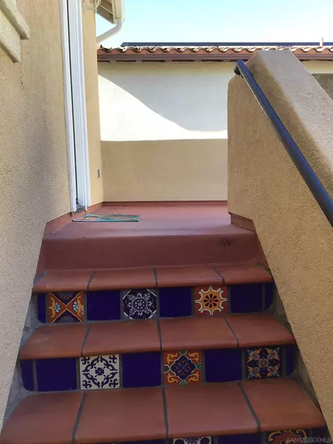 Entry Way - 750 Nile River Dr, Oxnard, CA 93036 photo 3 of 4