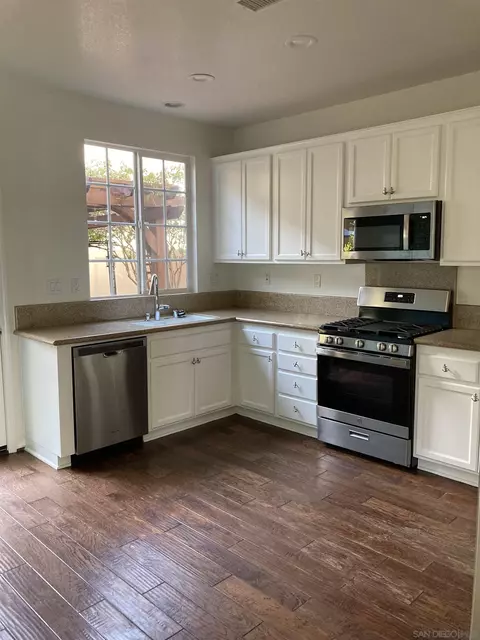Kitchen - 750 Nile River Dr, Oxnard, CA 93036 photo 1 of 3