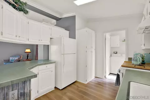 Kitchen - 14087 Pomegranate Ave, Poway, CA 92064 photo 4 of 4