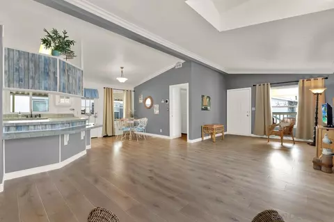 Living - 14087 Pomegranate Ave, Poway, CA 92064 photo 1 of 2