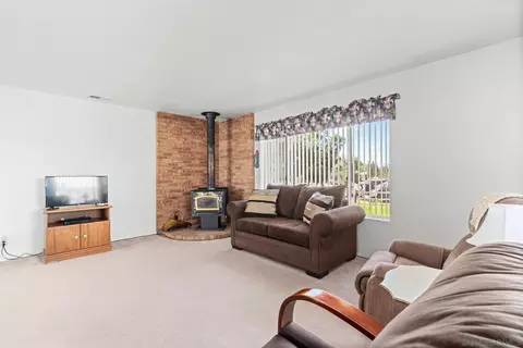 Living - 2040 San Diego Ave, Ramona, CA 92065 photo 3 of 6