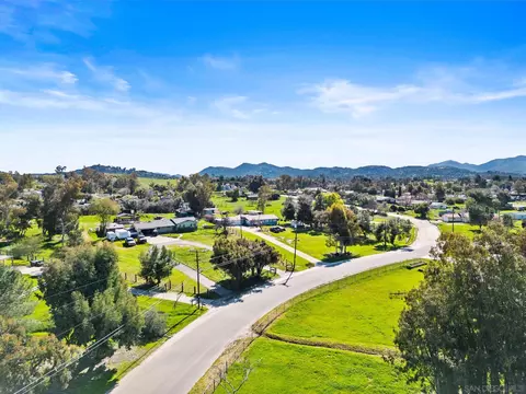 View/Area - 2040 San Diego Ave, Ramona, CA 92065 photo 12 of 16