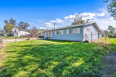 Exterior - 2040 San Diego Ave, Ramona, CA 92065 photo 3 of 11