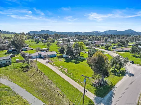 View/Area - 2040 San Diego Ave, Ramona, CA 92065 photo 11 of 16