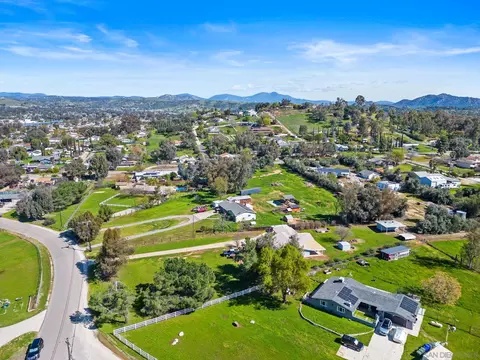 View/Area - 2040 San Diego Ave, Ramona, CA 92065 photo 7 of 16