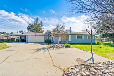 Exterior - 2040 San Diego Ave, Ramona, CA 92065 photo 2 of 11