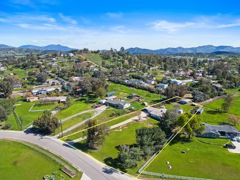 View/Area - 2040 San Diego Ave, Ramona, CA 92065 photo 8 of 16