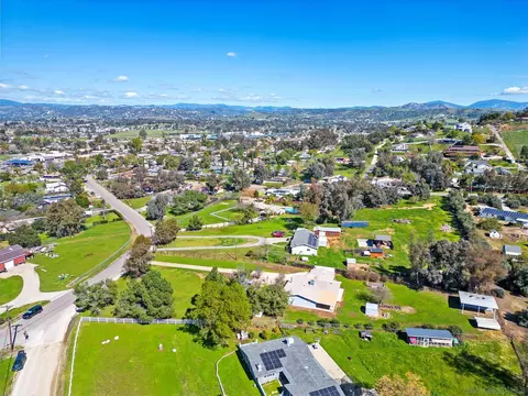 View/Area - 2040 San Diego Ave, Ramona, CA 92065 photo 6 of 16