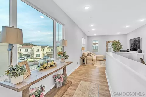 Entry Way - 9045 W Bluff Pl, Santee, CA 92071 photo 3 of 4