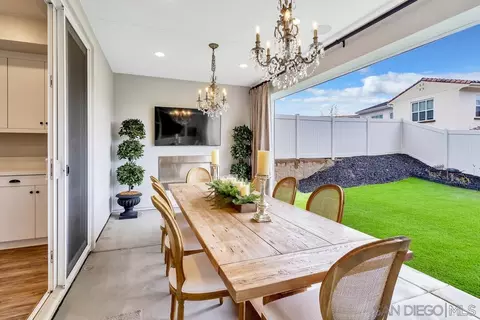 Dining - 9045 W Bluff Pl, Santee, CA 92071 photo 5 of 6