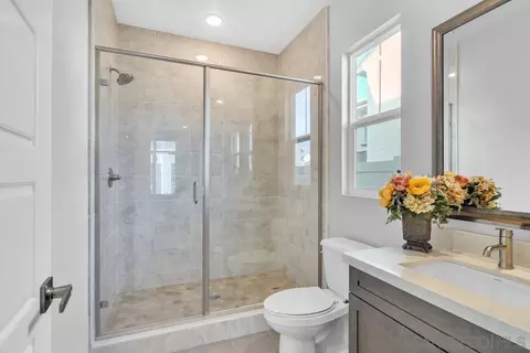 Bath - 9045 W Bluff Pl, Santee, CA 92071 photo 3 of 9